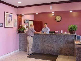 Motel Texas & At La Plaza Mall And Airport 3*