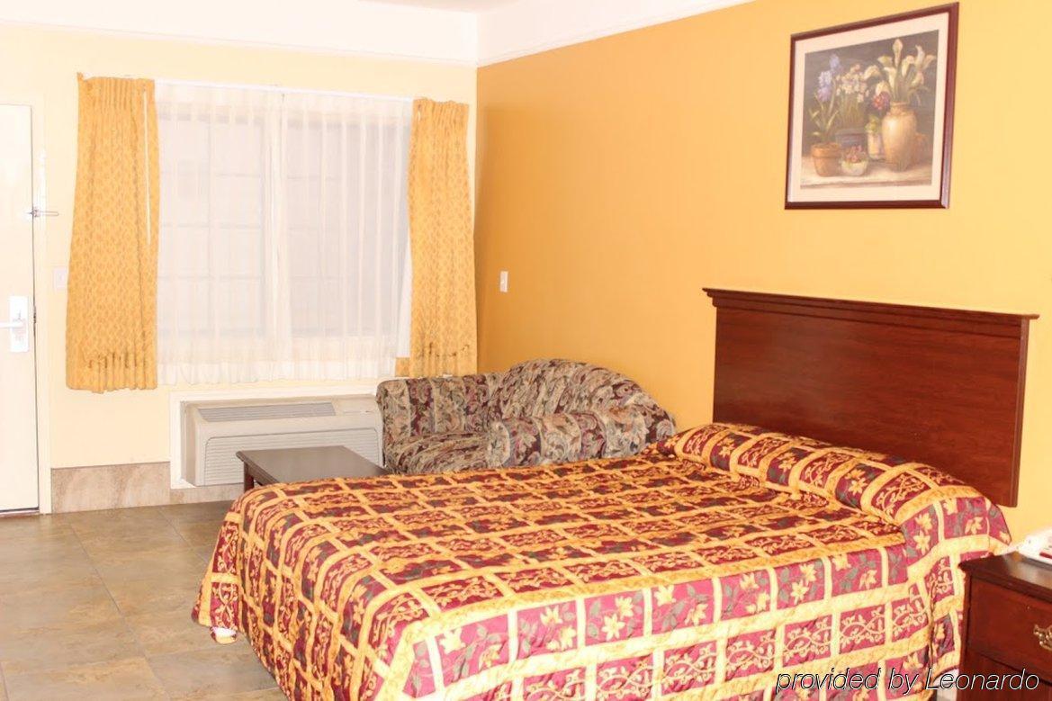 Motel Texas & At La Plaza Mall And Airport