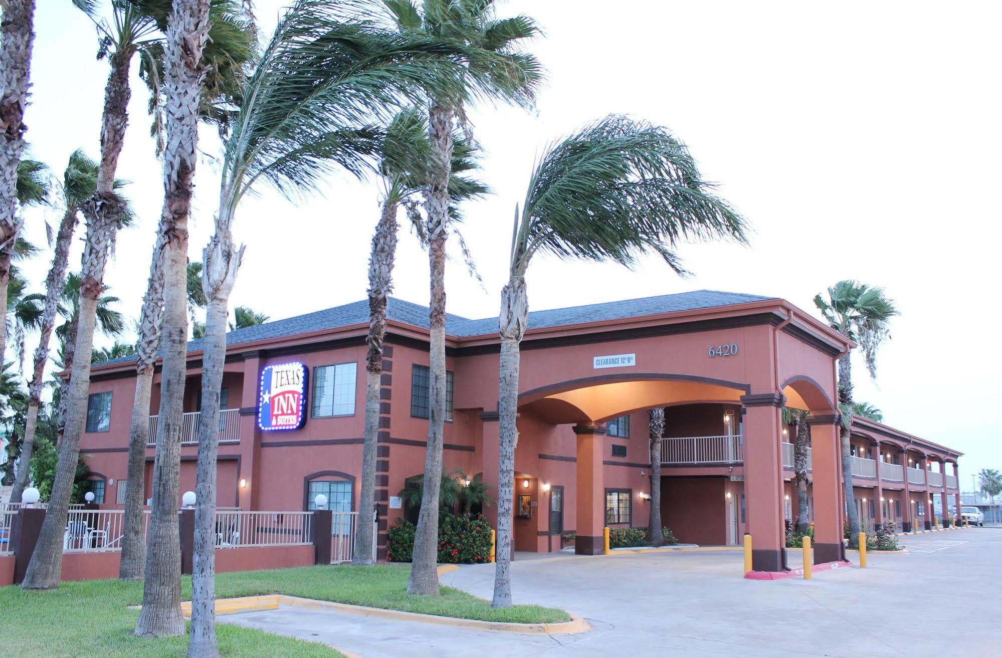 Texas & At La Plaza Mall And Airport