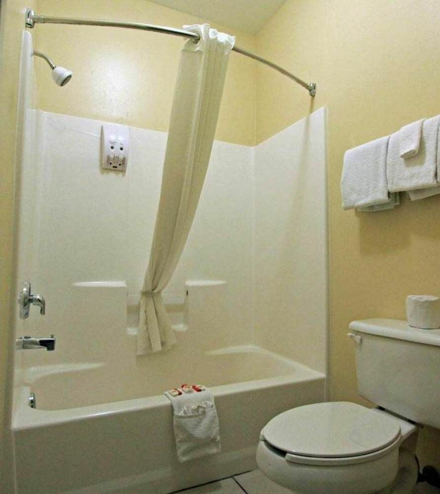 Motel Texas & At La Plaza Mall And Airport 3*