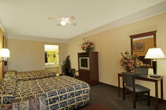 Texas & At La Plaza Mall And Airport Motel