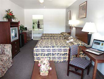 Motel Texas & At La Plaza Mall And Airport